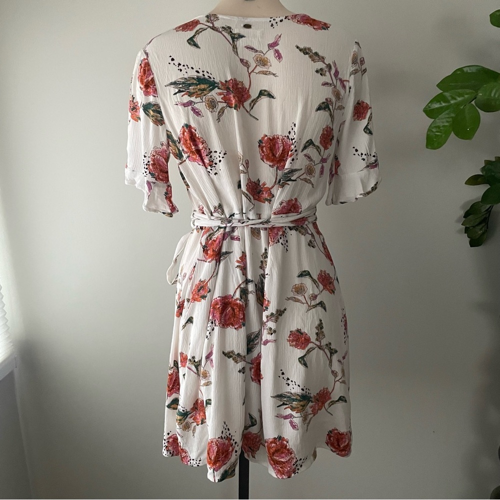 O’Neill Floral Wrap Mini Crepe Dress Pink White Size Medium - Picture 4 of 9